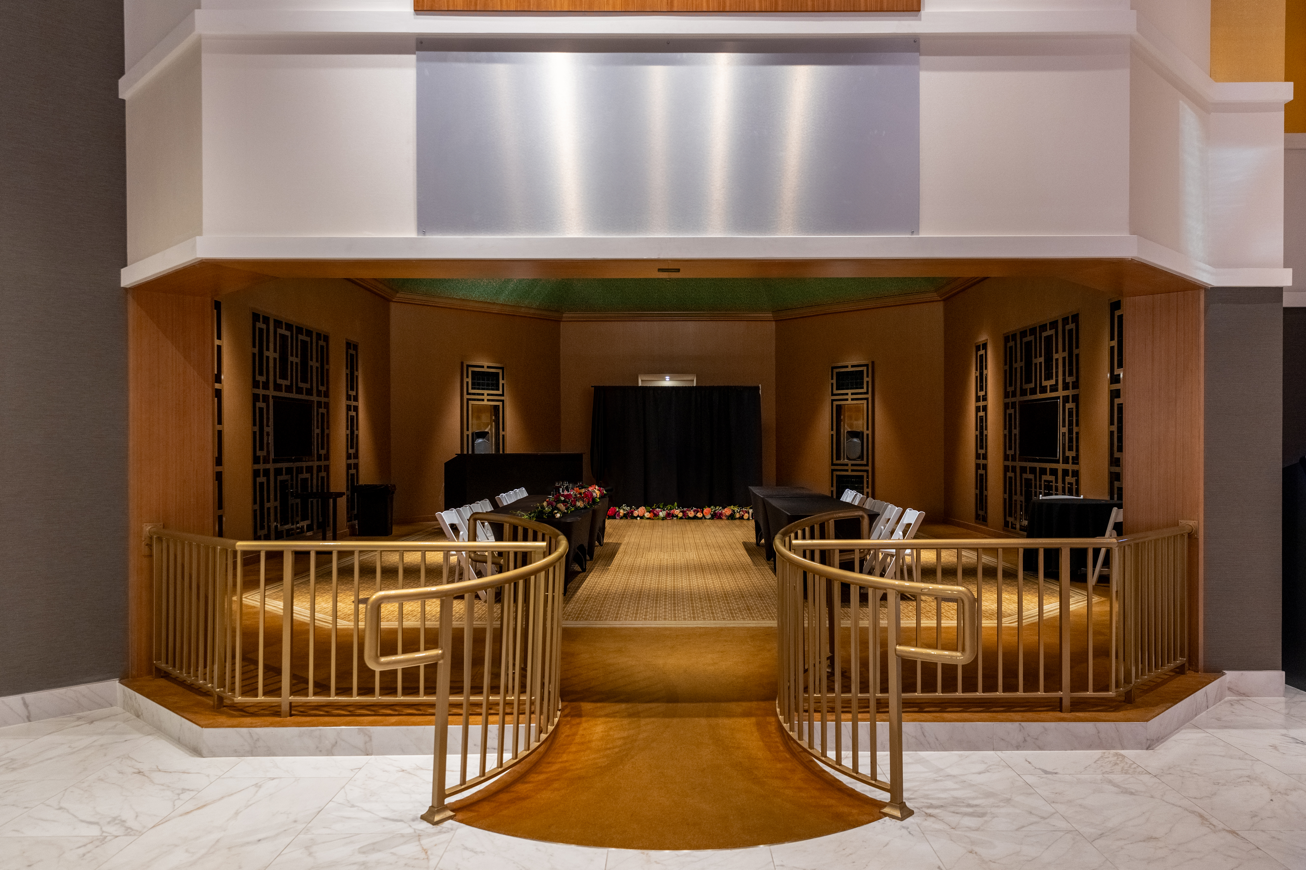 Emerald Elegance Room Wedding Reception